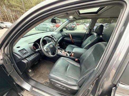 Used 2013 Toyota Highlander Limited image 8