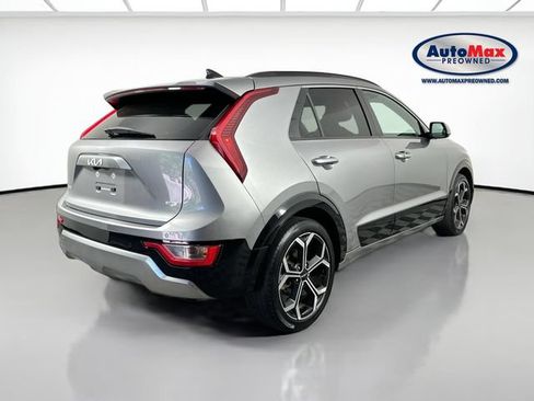 Used 2023 Kia Niro EX Touring FWD image 2