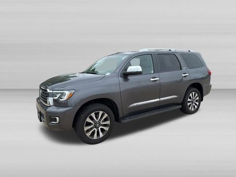 Used 2018 Toyota Sequoia Limited AWD/4WD image 10