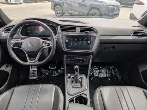 Used 2024 Volkswagen Tiguan SE R-Line FWD image 18