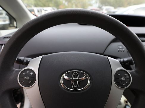 Used 2011 Toyota Prius Five image 18