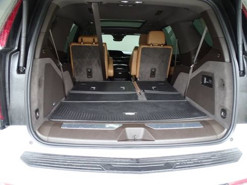 Certified 2022 Cadillac Escalade Premium Luxury AWD/4WD image 24