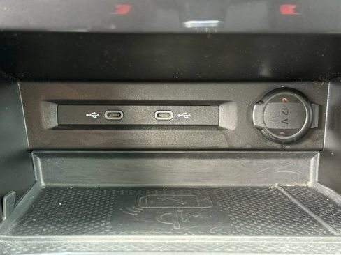 Used 2023 Volkswagen Tiguan SE FWD image 31