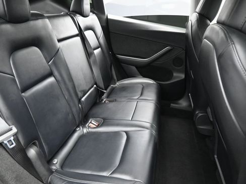 Used 2023 Tesla Model Y Long Range image 28