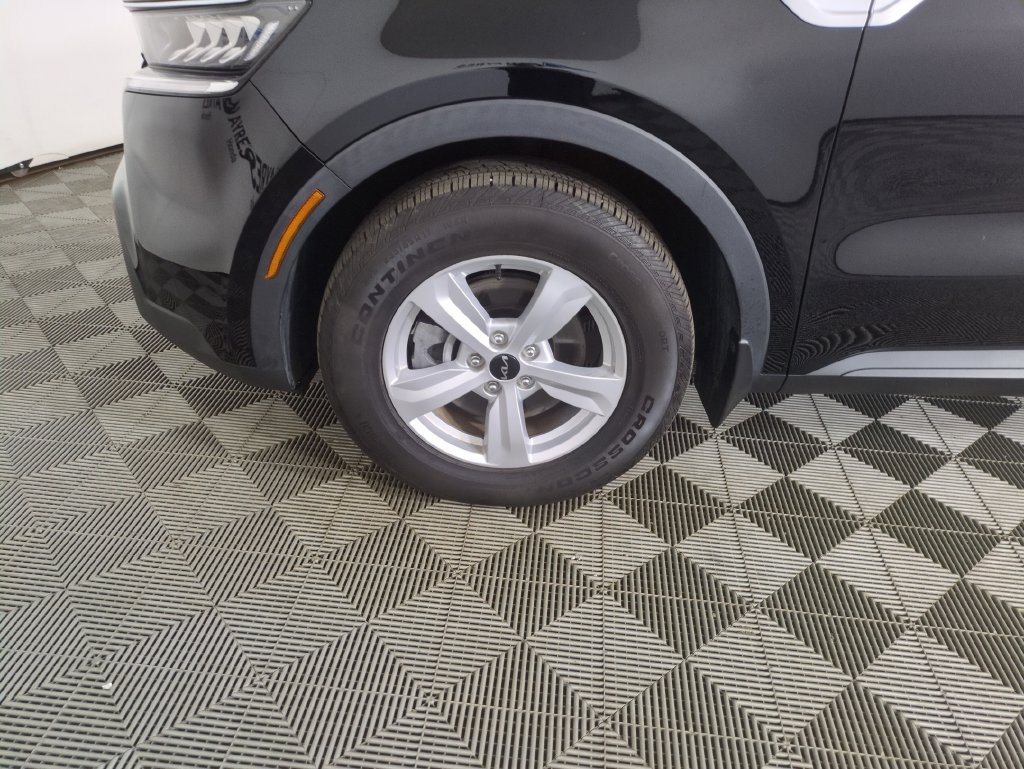 Used 2023 Kia Sorento LX FWD image 31