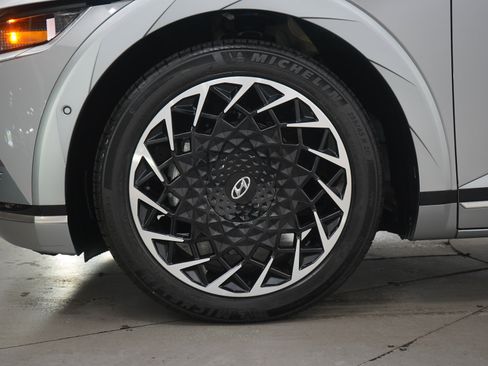 Used 2023 Hyundai Ioniq 5 Limited AWD/4WD image 30
