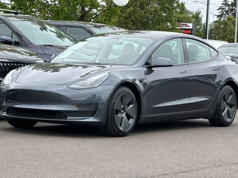 Used 2023 Tesla Model 3 Standard Range RWD image 8