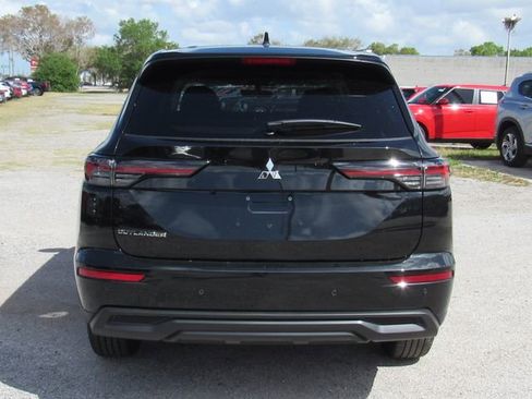 New 2026 Mitsubishi Outlander ES FWD image 4