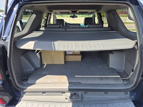 Used 2004 Toyota 4Runner Limited AWD/4WD image 11