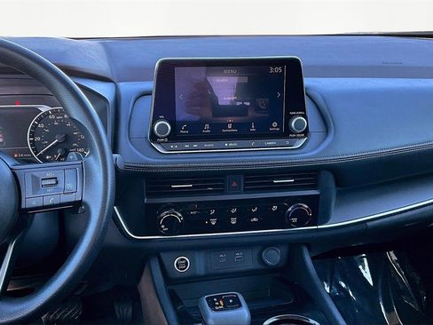 Used 2023 Nissan Rogue S image 6