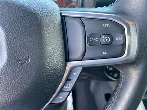 Used 2023 RAM 1500 Laramie AWD/4WD image 18