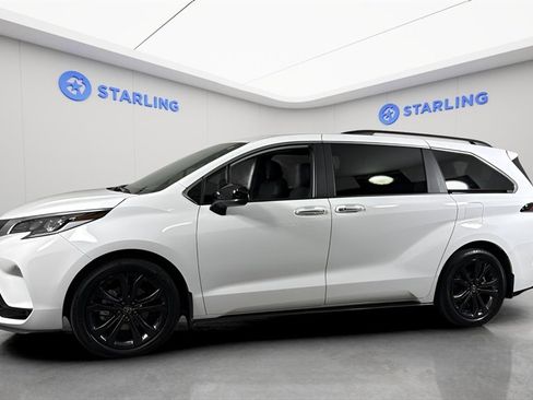 Used 2024 Toyota Sienna XSE image 2