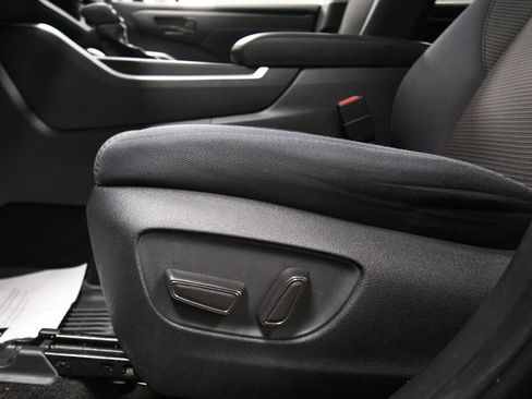 Certified 2023 Toyota Highlander L FWD image 10
