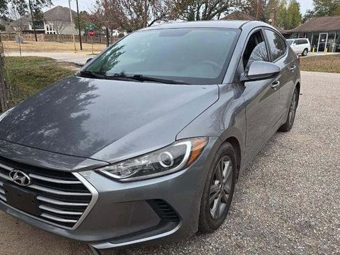 Used 2018 Hyundai Elantra SEL image 2