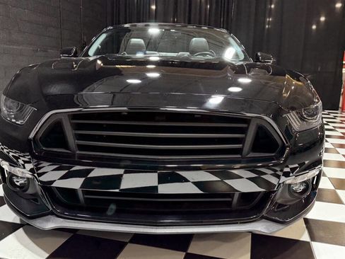 Used 2017 Ford Mustang GT Premium image 7