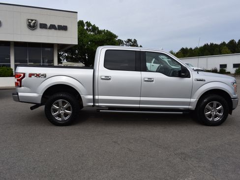 Used 2018 Ford F150 XLT w/ Equipment Group 302A Luxury image 10
