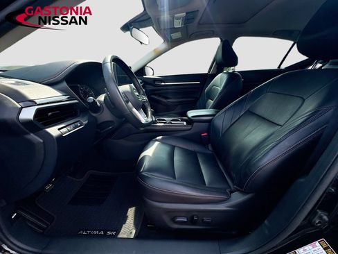 Used 2023 Nissan Altima 2.5 SR w/ SR Premium Package FWD image 29