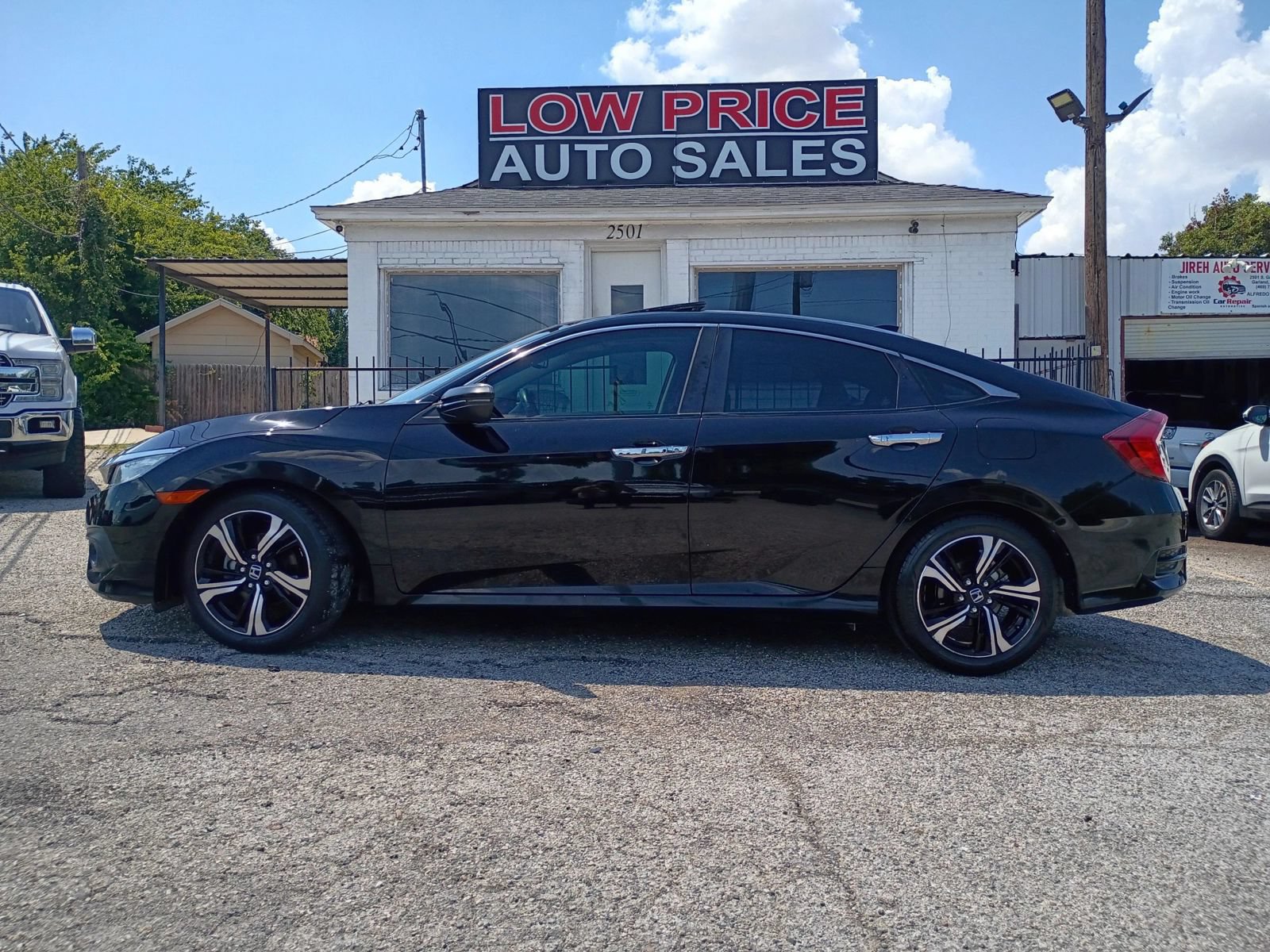Used 2016 Honda Civic Touring image 2