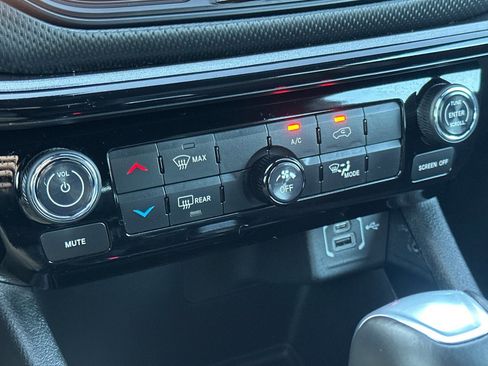 New 2026 Jeep Compass Latitude image 20