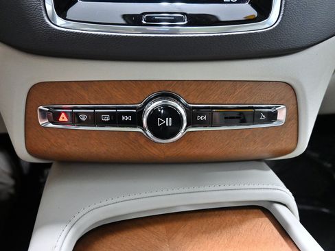 Used 2019 Volvo XC90 T6 Inscription w/ Protection Package Premier AWD/4WD image 18