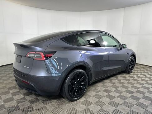Used 2023 Tesla Model Y Long Range image 3