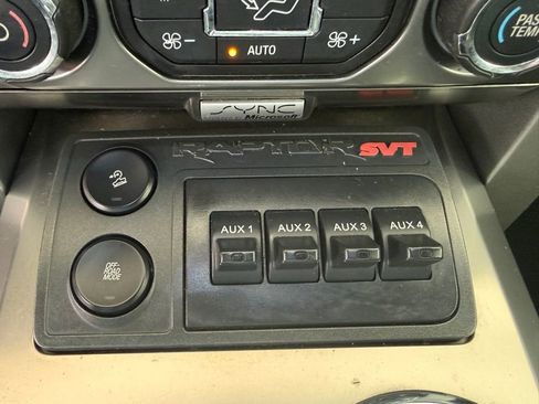 Used 2013 Ford F150 Raptor w/ Luxury Equipment Group image 36