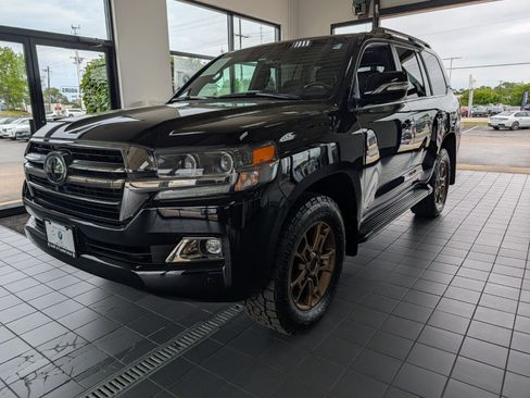 Used 2020 Toyota Land Cruiser Heritage Edition AWD/4WD image 8