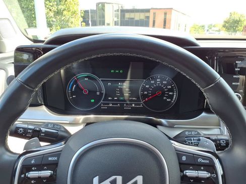Used 2023 Kia Sorento EX AWD/4WD image 13