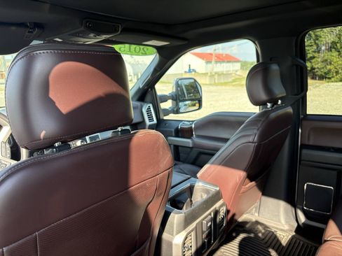 Used 2015 Ford F150 Platinum w/ Equipment Group 701A Luxury AWD/4WD image 35
