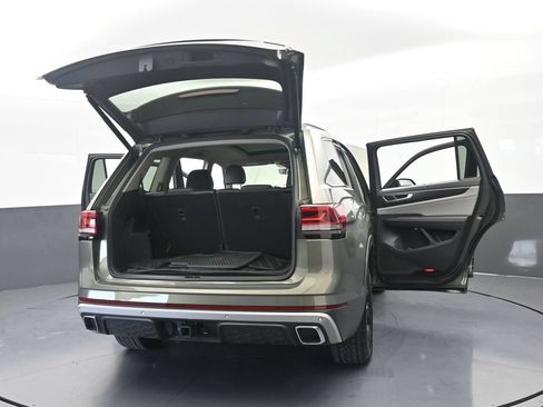 Used 2024 Volkswagen Atlas Peak Edition SE AWD/4WD image 77