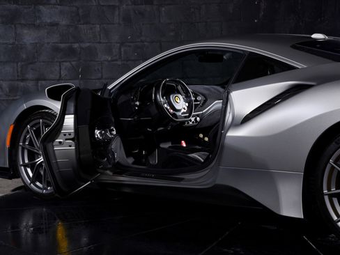 Used 2020 Ferrari 488 Pista Coupe image 25