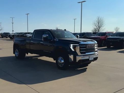 New 2026 GMC Sierra 3500 SLT w/ SLT Convenience Package AWD/4WD image 3
