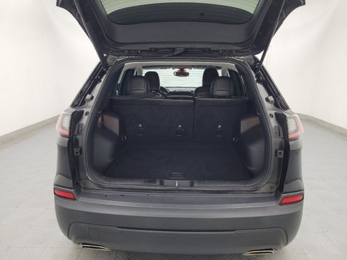 Used 2019 Jeep Cherokee Latitude Plus w/ Comfort/Convenience Group image 29