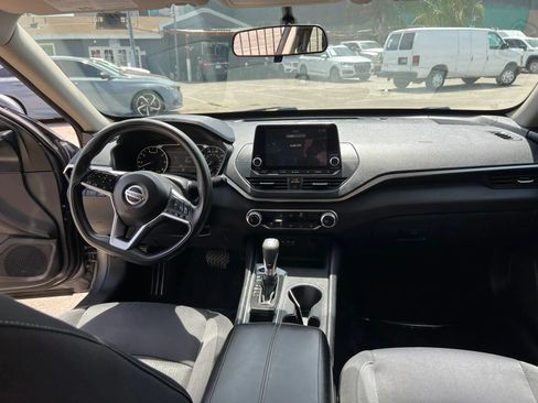 Used 2019 Nissan Altima 2.5 S FWD image 12