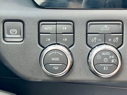 Used 2025 GMC Sierra 1500 Elevation w/ Preferred Package image 29