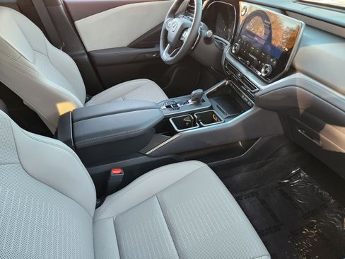 Used 2025 Lexus TX 350 AWD image 14