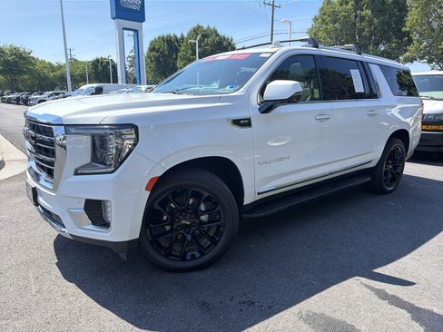 Used 2023 GMC Yukon XL SLT w/ SLT Luxury Package AWD/4WD image 5