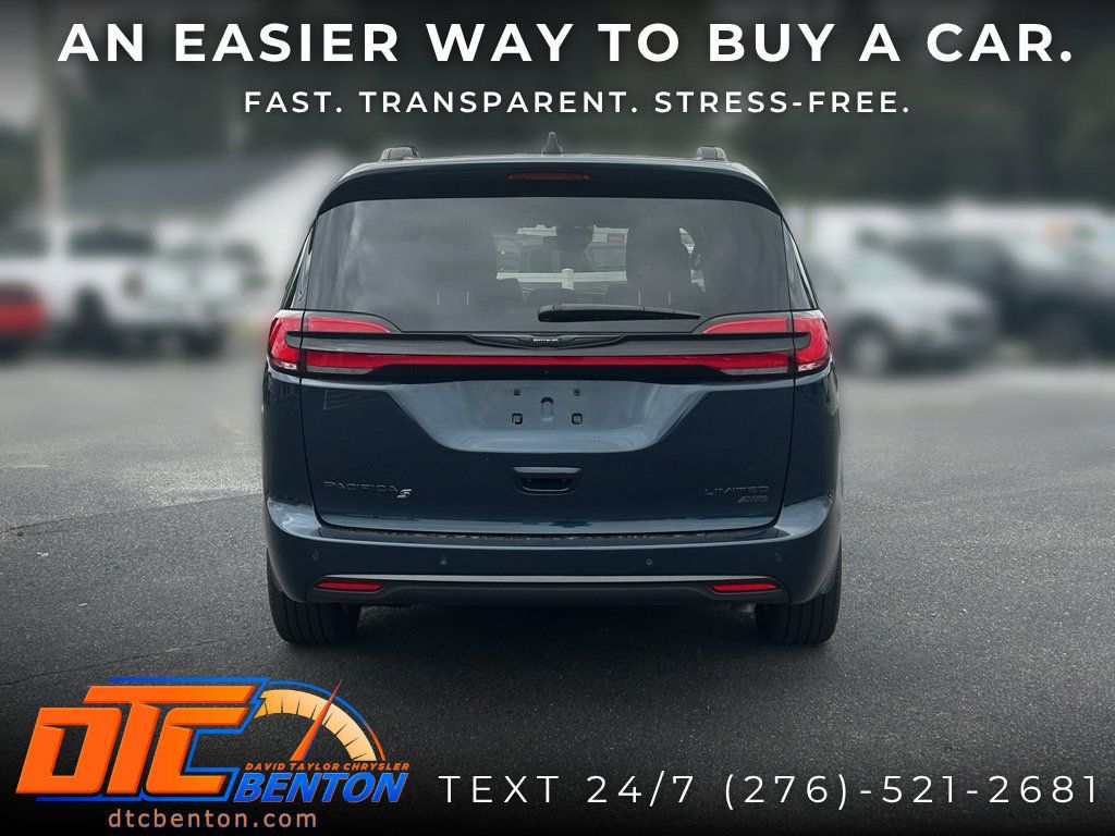 Used 2025 Chrysler Pacifica Limited AWD/4WD image 6