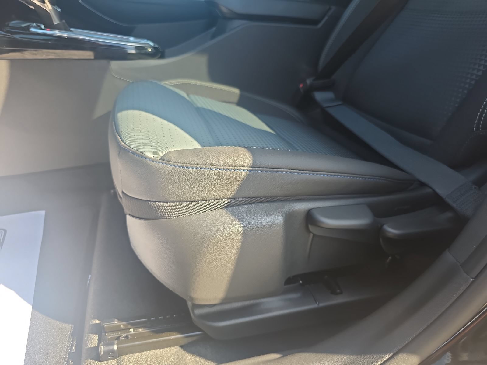 New 2026 Chevrolet Trax LT w/ Midnight Edition FWD image 12