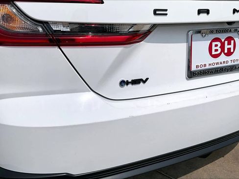 Used 2025 Toyota Camry SE w/ Convenience Package FWD image 29