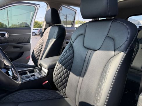Used 2022 Kia Sorento SX Prestige image 17