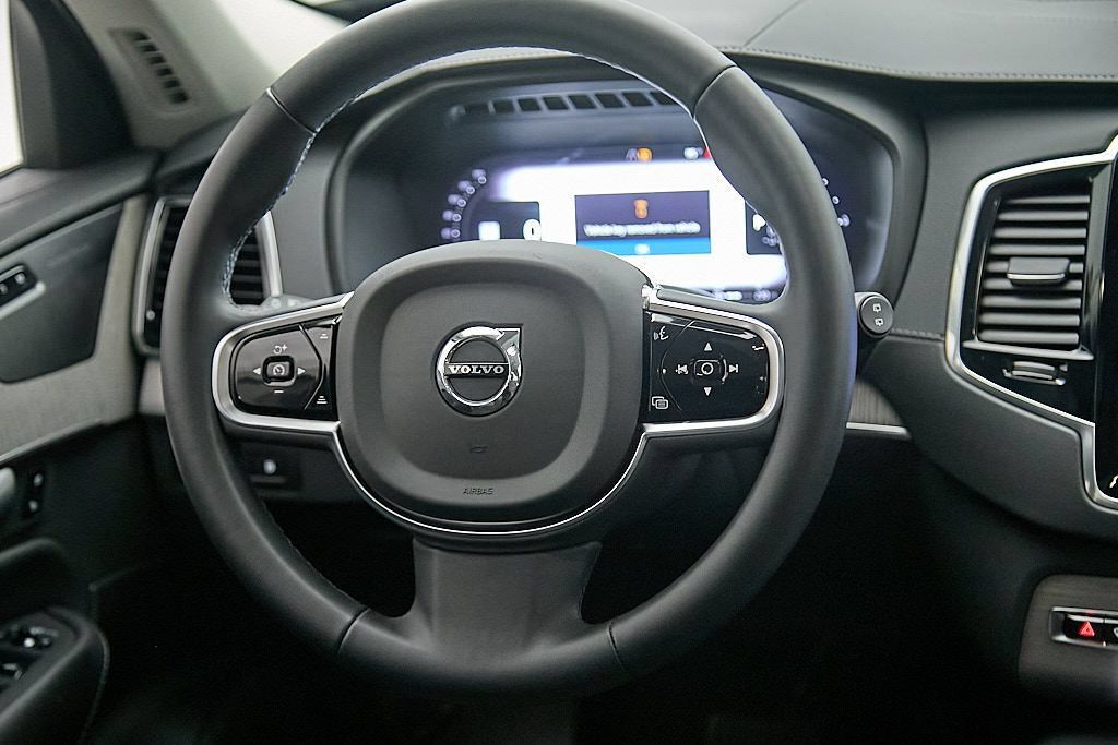 Certified 2024 Volvo XC90 T8 Ultimate w/ Protection Package Premier AWD/4WD image 29