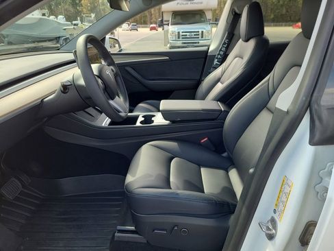 Used 2023 Tesla Model Y Long Range image 4