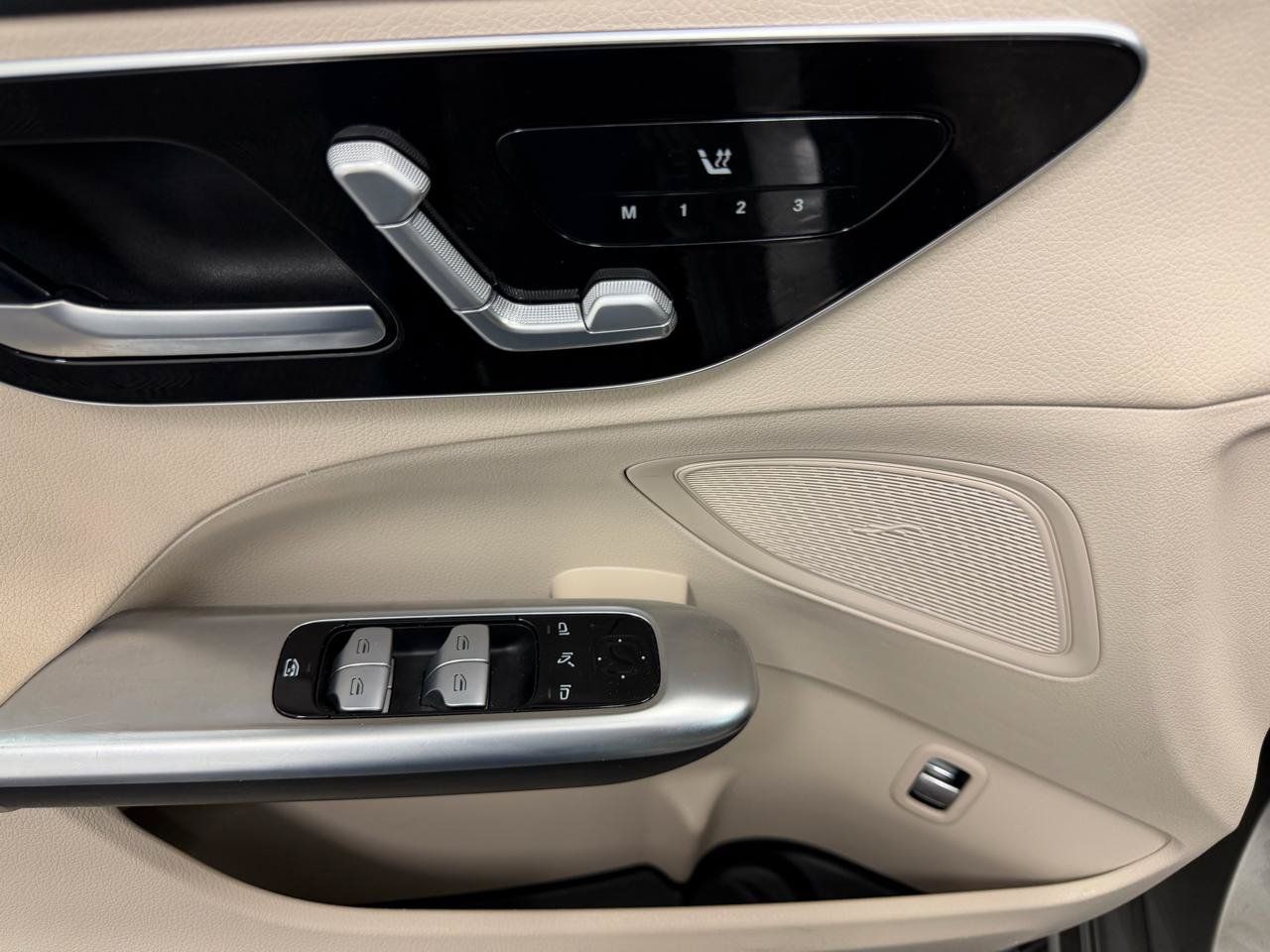 Used 2022 Mercedes-Benz C 300 Sedan image 6