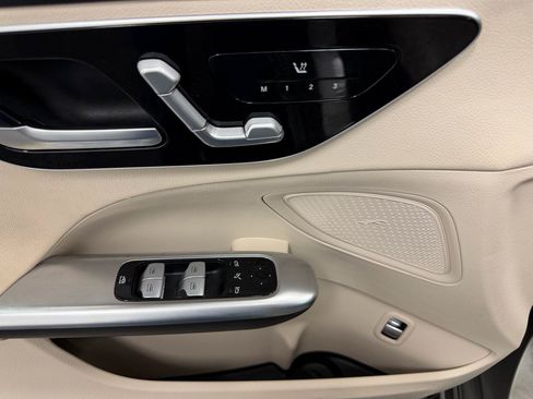 Used 2022 Mercedes-Benz C 300 Sedan image 6