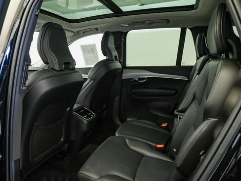 Certified 2025 Volvo XC90 B5 Core w/ Protection Package Premier AWD/4WD image 19