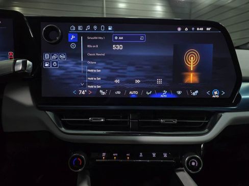 Used 2025 Chevrolet Equinox EV LT image 25