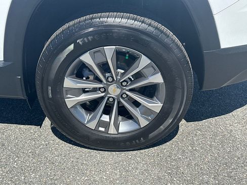 Certified 2025 Chevrolet Equinox LT FWD image 19