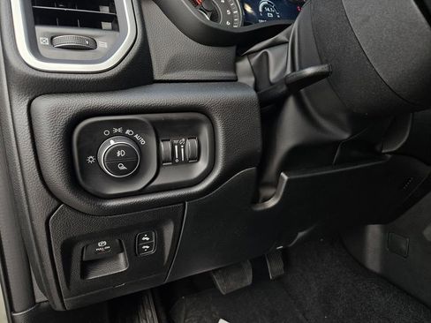 New 2026 RAM 1500 4x4 Crew Cab image 15