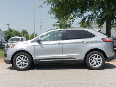 Used 2023 Ford Edge SEL AWD/4WD image 12